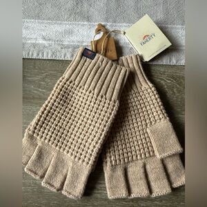 Faherty waffle Fingerless Gloves, Oatmeal NWT